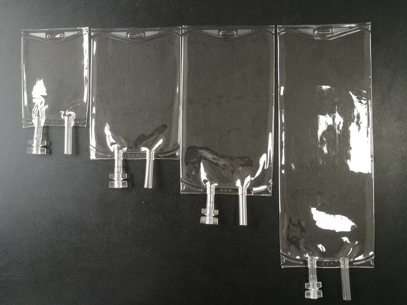 Sacchetto per infusione di PVC vuoto per uso medico con soluzione salina normale, sacchetto per gocciolare di cloruro di sodio 100 ml 250 Cc 500cc, sacchetto per infusione di PVC a due porte IV