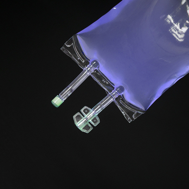 100 ml 250 ml 500 ml 1000 ml 2000 ml 5000 ml Sacchetto monouso in PVC IV Sacchetto di trasfusione sacchetto di infusione in PVC IV