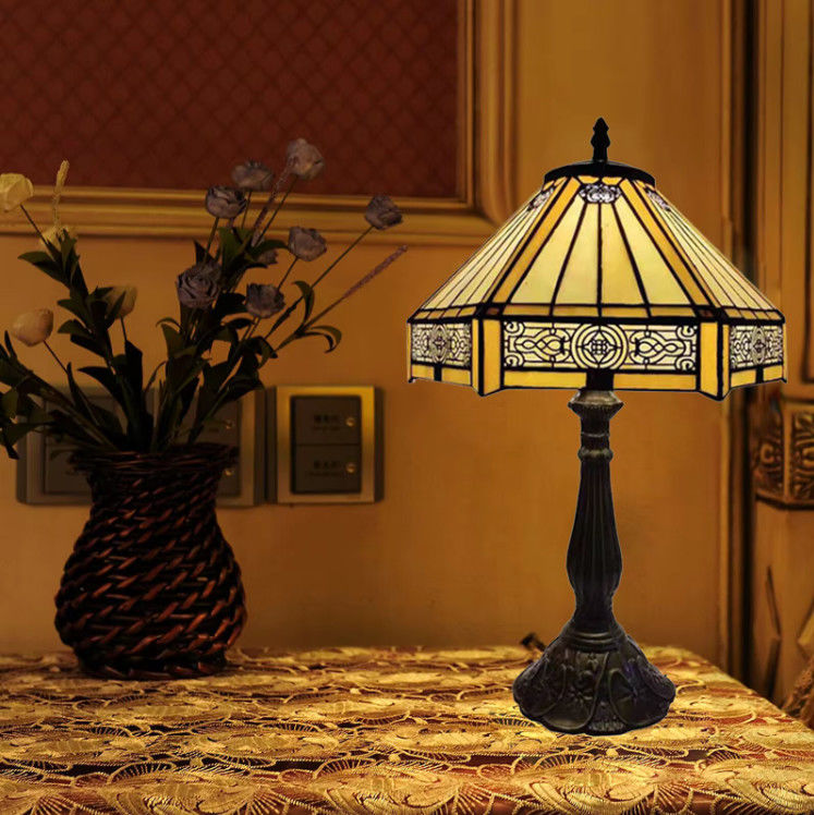Lampada da tavolo vintage da 30 cm per hotel europeo Bar Camera da letto Soggiorno Dormitorio Hotel Lampada da tavolo in vetro colorato a LED fatta a mano