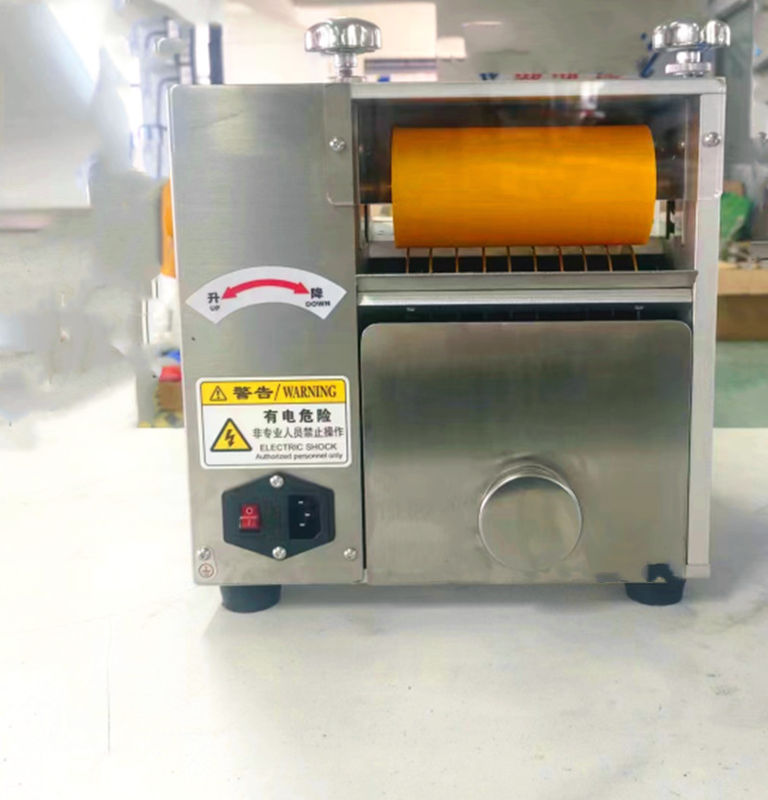 Macchina per il prelievo di pillole Capsule Tablet Dispenser di farmaci in plastica di alluminio SS304 Capsule Tablet Deblister Machine For Pharmacy